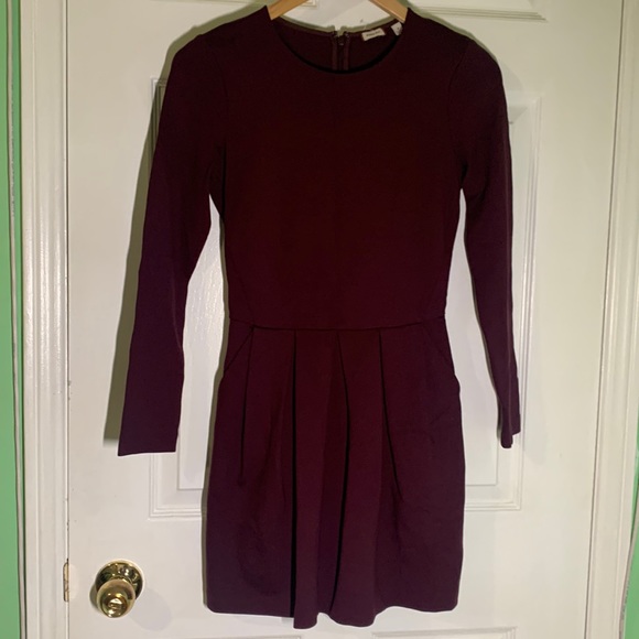 Aritzia Dresses & Skirts - Sunday Best Tartine Dress in Burgundy Red Colour